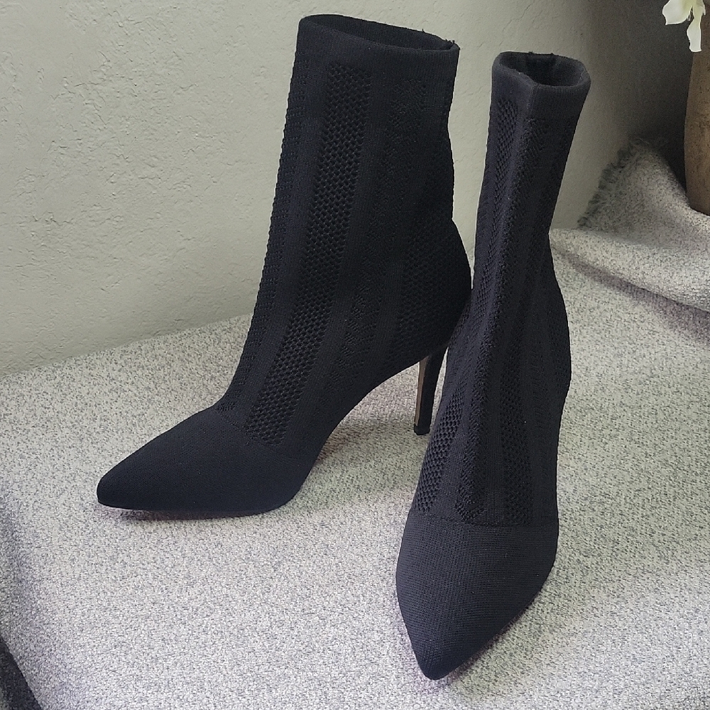 Catherine Malandrino Black Heeled Boots Sleek Design Size7.5